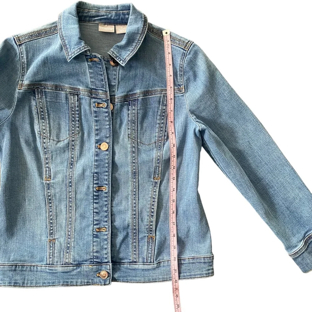 Chico’s Light Wash Jean Jacket Small 4-6